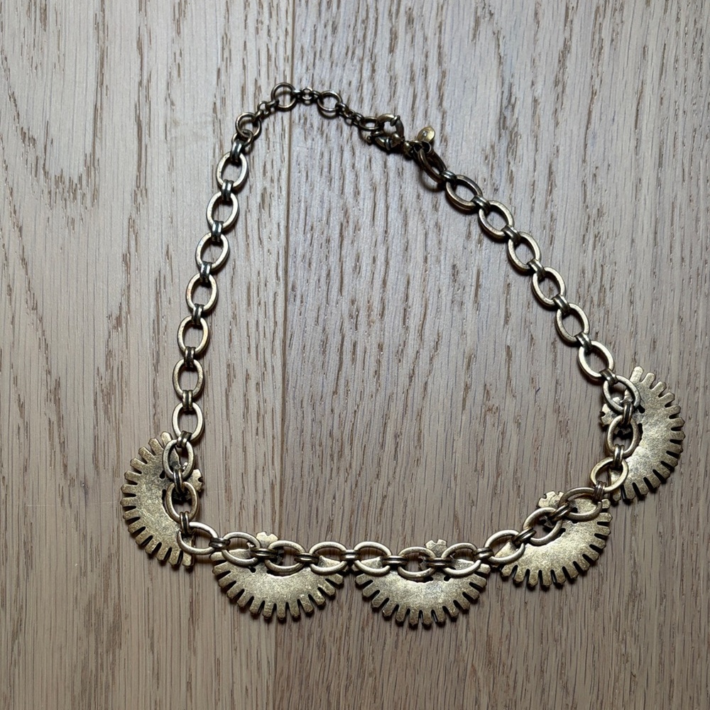 J Crew Elegant Cream and Gold Fan-Link Statement Necklace - Picture 2 of 5